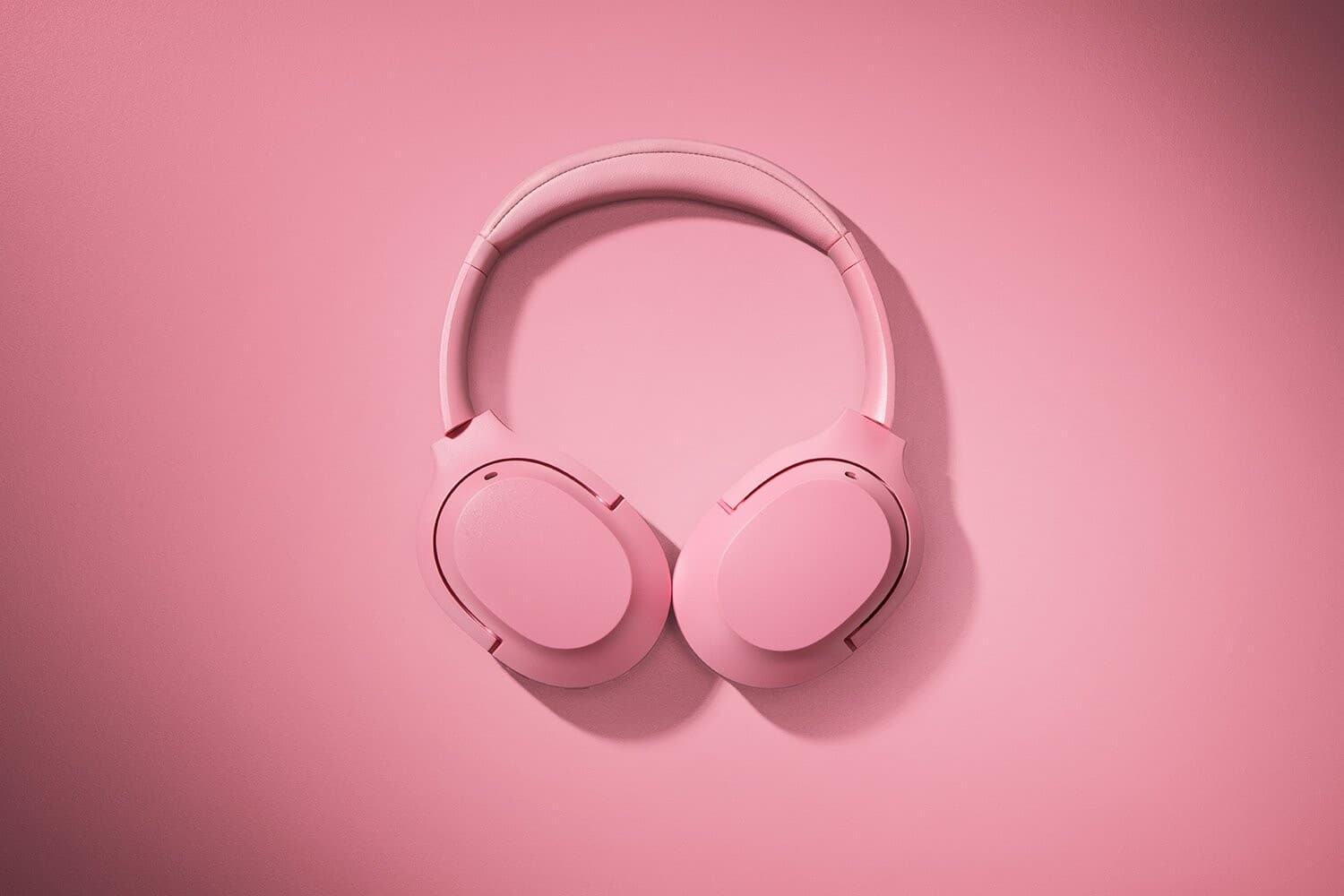 Razer OPUS X Quartz Pink Lifestyle Image